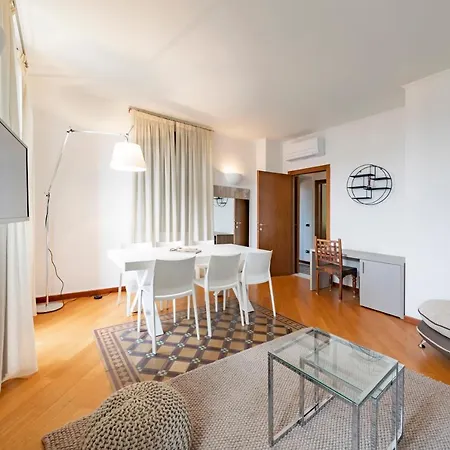 La Suites - By Myhomeincomo * Como