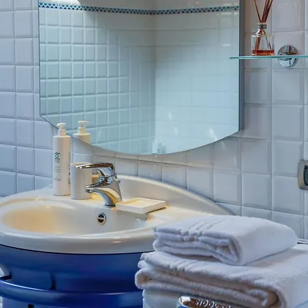 Apartment La Suites - By Myhomeincomo *